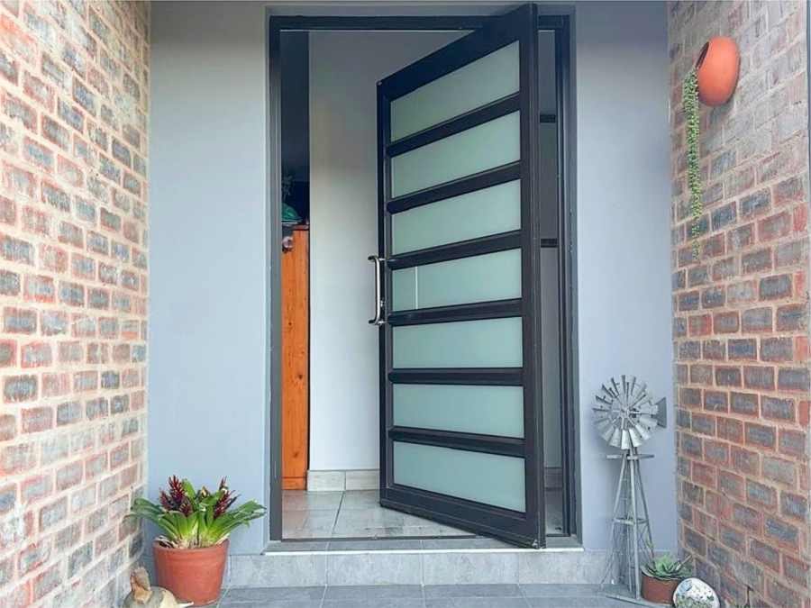 3 Bedroom Property for Sale in Groenvallei Western Cape